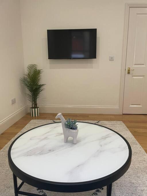 Apartamento Beautiful 1 Bed Flat 2 Minute Walk To Camden Station Londres Exterior foto